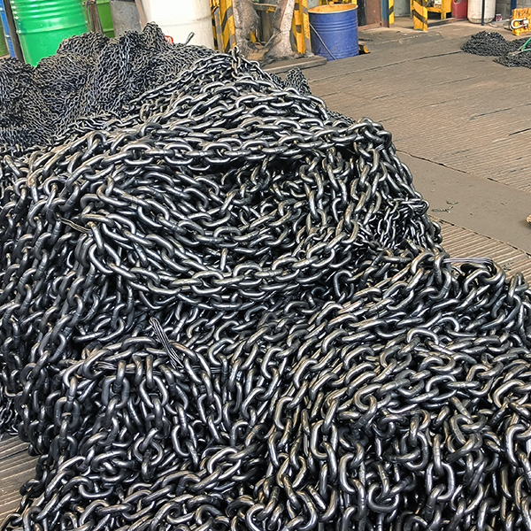 剛做好的發黑起重鏈條 剛做好的發黑起重鏈條
